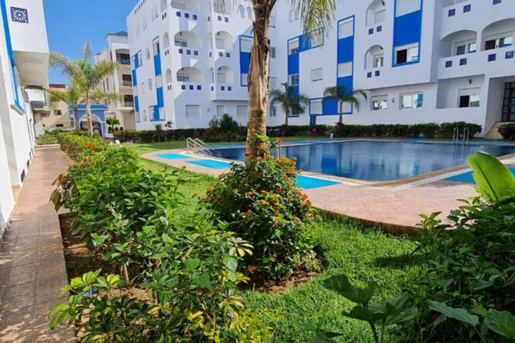 Apartment With Swimming Pool View In Center Of Martil Exterior photo